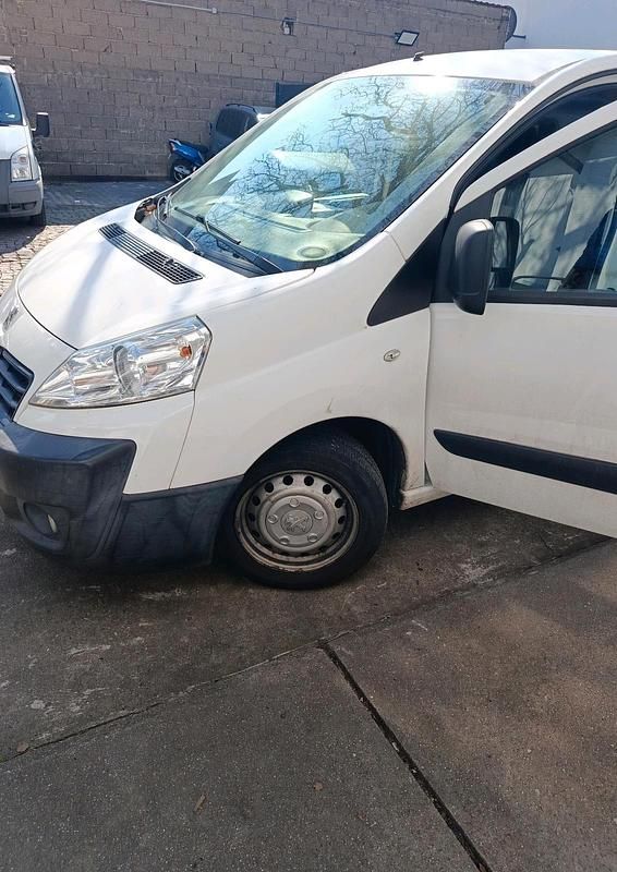 Gebraucht Peugeot Expert 128 PS (94 kW) 2015 Weiß Van