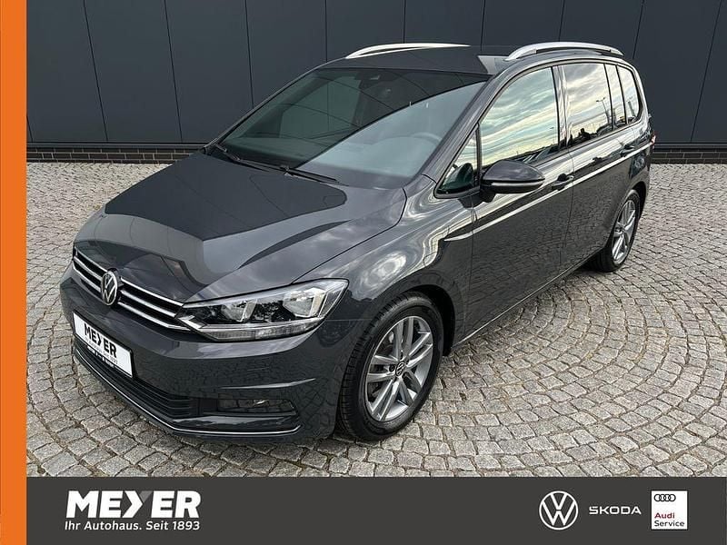 Uranograu Gebraucht 2025 VW Touran Goal Van / Kleinbus | 31.890 € (Guter Preis) - Bild 1/4