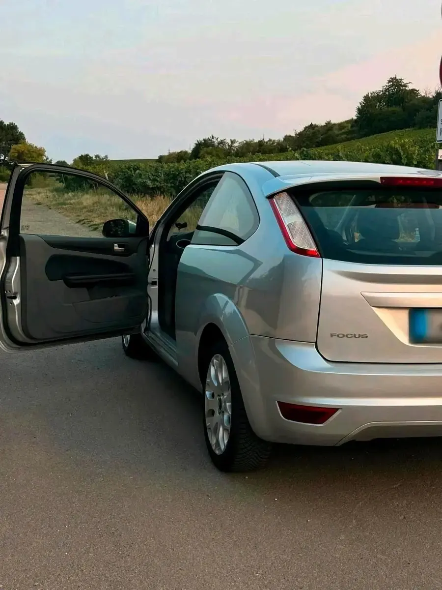 Gebraucht Ford Focus 100 PS (73 kW) 2009 Coupé