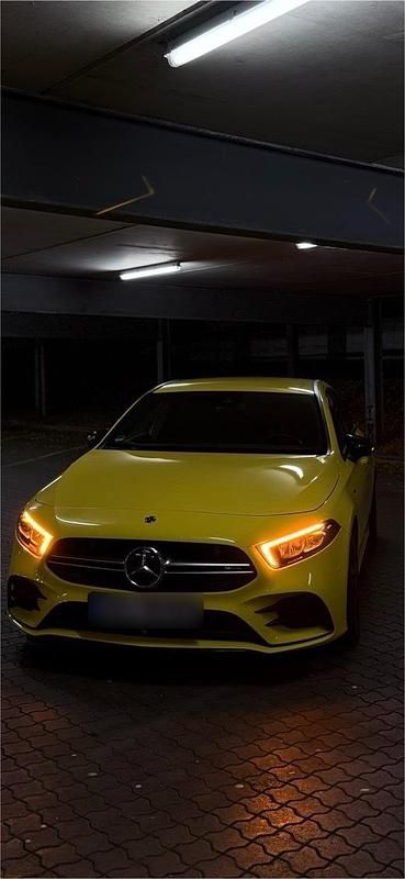 Gelb Gebraucht 2020 Mercedes A35 AMG AMG Kleinwagen | 32.500 € (Fairer Preis) - Bild 1/4