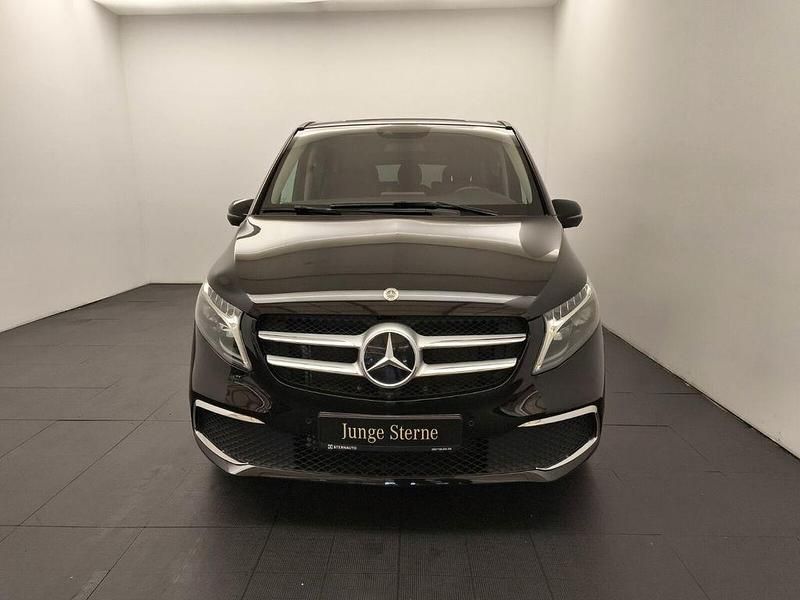 Gebraucht Mercedes V300 237 PS (174 kW) 2023 Obsidianschwarz metallic Van / Kleinbus