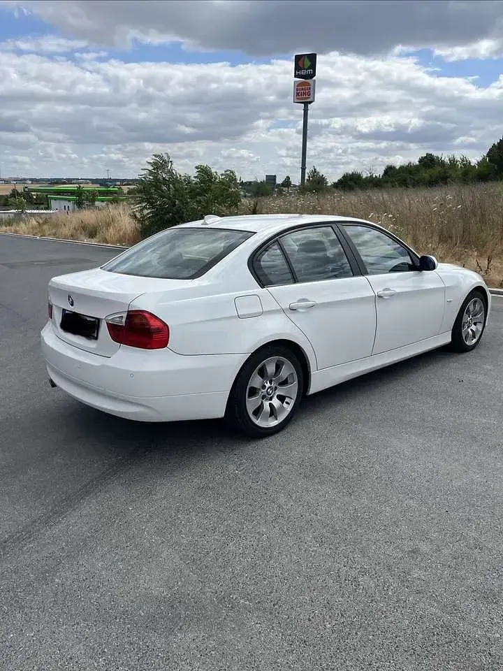 Gebraucht BMW 318 143 PS (105 kW) 2008 Weiß Limousine