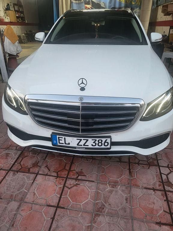 Gebraucht Mercedes E220 All-Terrain 194 PS (142 kW) 2018 Weiß Kombi