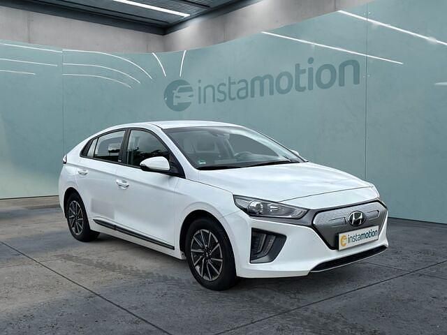 Weiß Gebraucht 2022 Hyundai Ioniq Trend Kleinwagen | 20.390 € (Fairer Preis) - Bild 1/2