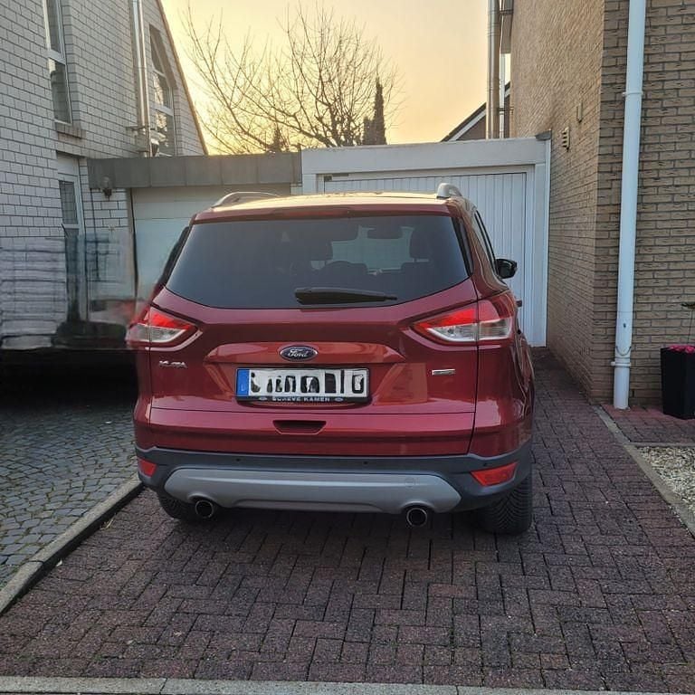 Gebraucht Ford Kuga SYNC Edition 150 PS (110 kW) 2016 Rot SUV