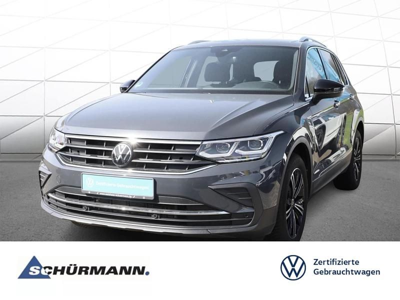 Gebraucht VW Tiguan Move 150 PS (110 kW) 2023 Delfingrau metallic (metallic) SUV