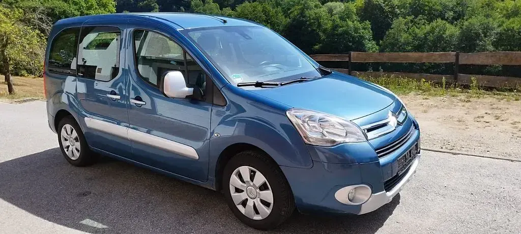 Gebraucht Citroën Berlingo 92 PS (67 kW) 2012 Blau Van / Kleinbus