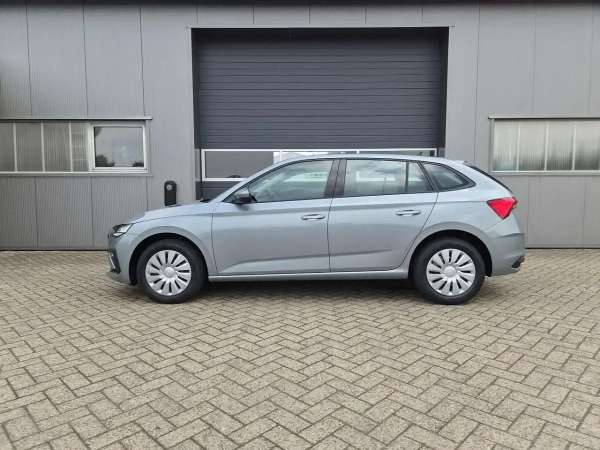 Neu Skoda Scala Selection 116 PS (85 kW) 2026 Smokey diamondsilber metallic Kleinwagen