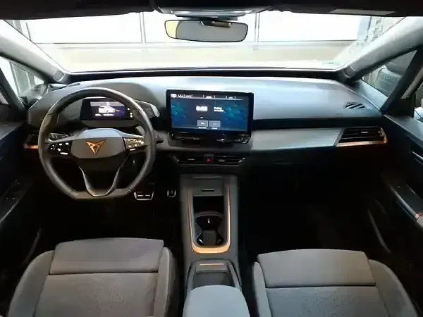 Gebraucht Cupra Born 150 kW (204 PS) 2024 Glacial white metallic Kleinwagen