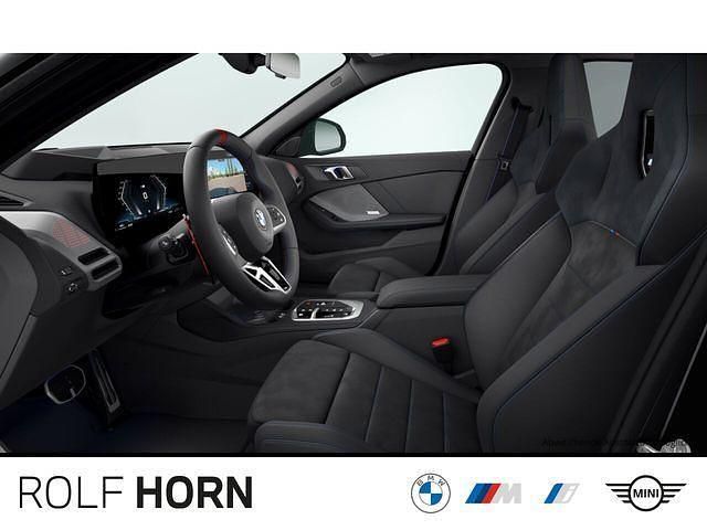 Neu BMW M135 Shadowline 300 PS (220 kW) 2026 Saphirschwarz metallic Kleinwagen