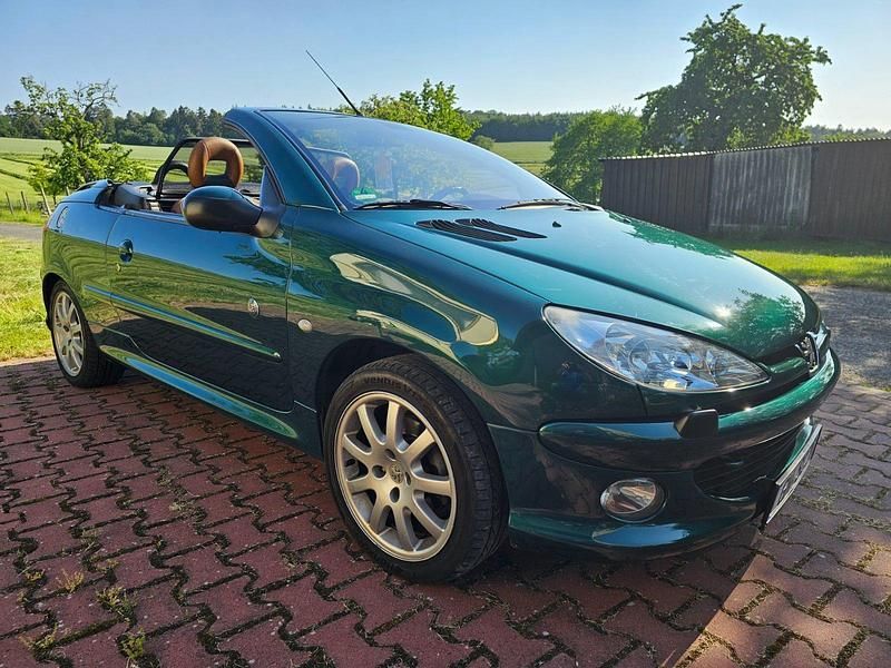 Grün Gebraucht 2003 Peugeot 206 CC Cabrio | 1.950 € - Bild 1/4