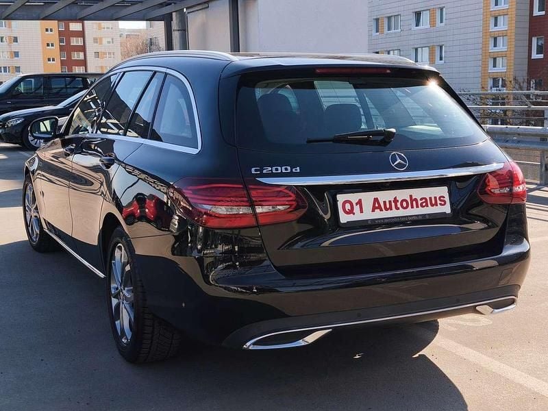 Second-hand Mercedes C220 Avantgarde 150 CP (110 kW) 2019 Negru Break