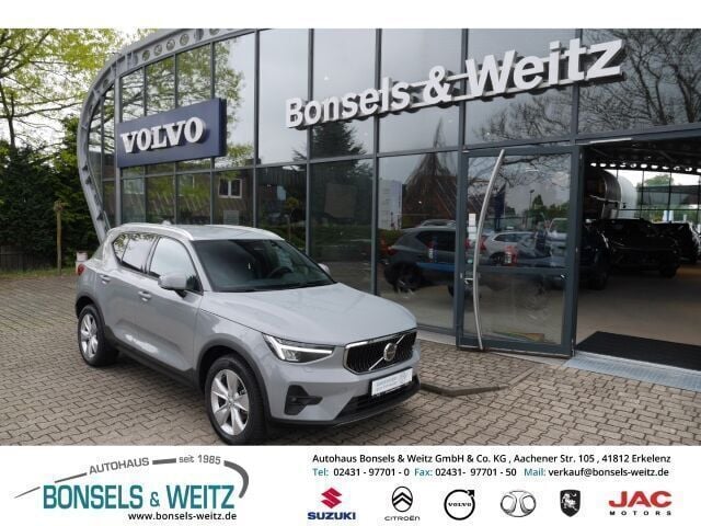 Grau metallic Gebraucht 2024 Volvo XC40 Core SUV | 37.890 € (Guter Preis) - Bild 1/4