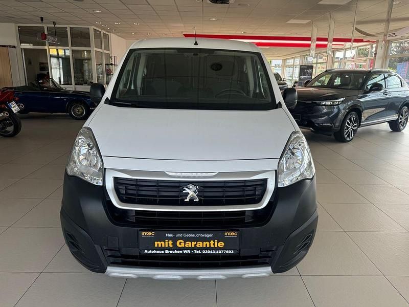 Gebraucht Peugeot Partner 75 PS (55 kW) 2018 Weiß Van / Kleinbus