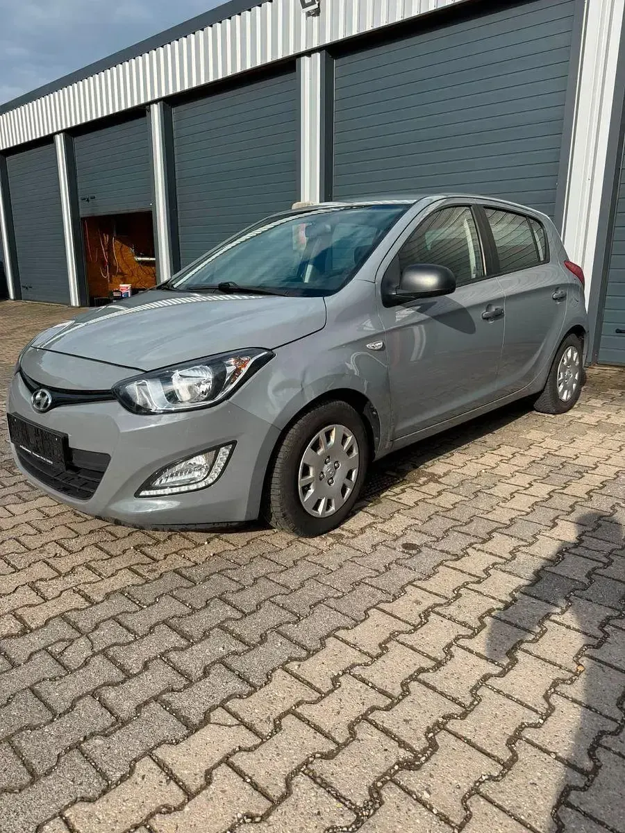 Gebraucht Hyundai i20 101 PS (74 kW) 2014 Kleinwagen