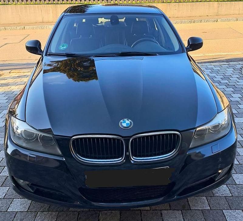 Gebraucht BMW 320 Exclusive 184 PS (135 kW) 2010 Schwarz Kombi
