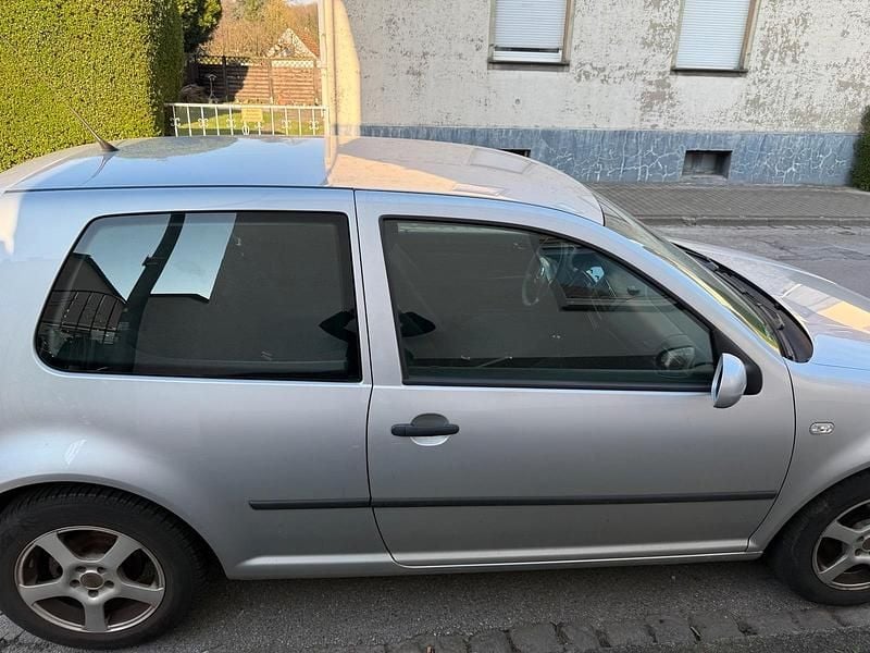 Gebraucht VW Golf IV 75 PS (55 kW) 2002 Silber Kleinwagen