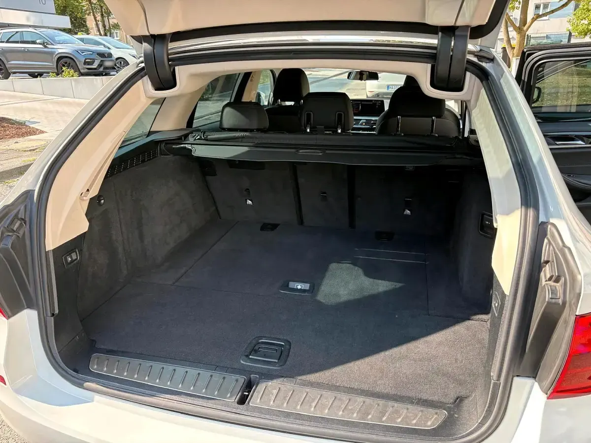 Gebraucht BMW 520 190 PS (139 kW) 2019 Weiß Kombi