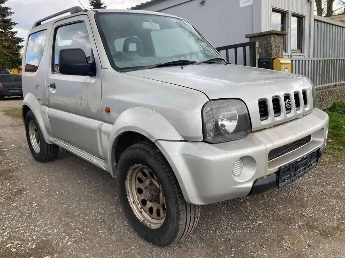 Używany Suzuki Jimny 86 KM (63 kW) 2003 Srebrny SUV