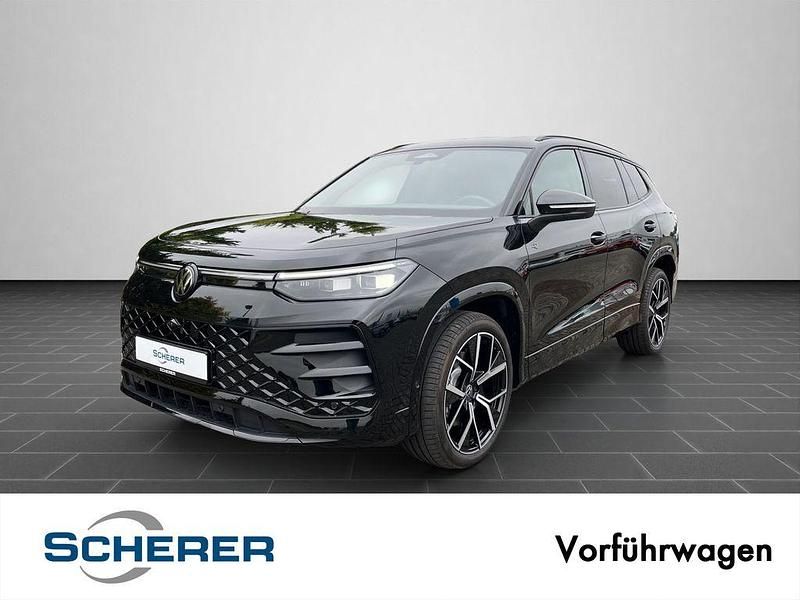 Grenadillschwarz metallic (metallic) Gebraucht 2025 VW Tayron R-line SUV | 57.990 € (Guter Preis) - Bild 1/4