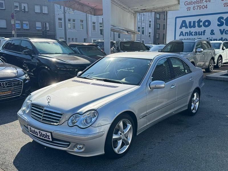 Silber Gebraucht 2005 Mercedes C180 Elegance Limousine | 4.850 € (Fairer Preis) - Bild 1/4