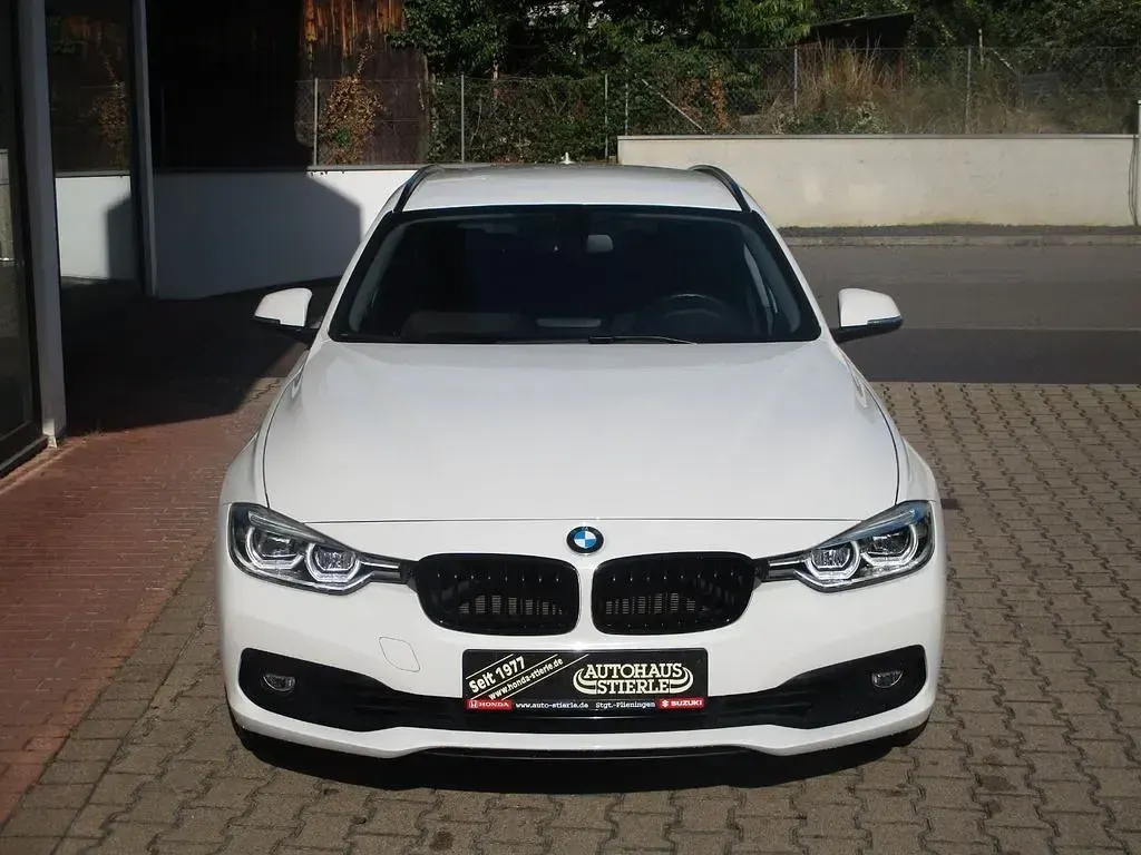 Gebraucht BMW 320 Advantage 184 PS (135 kW) 2018 Weiß Kombi