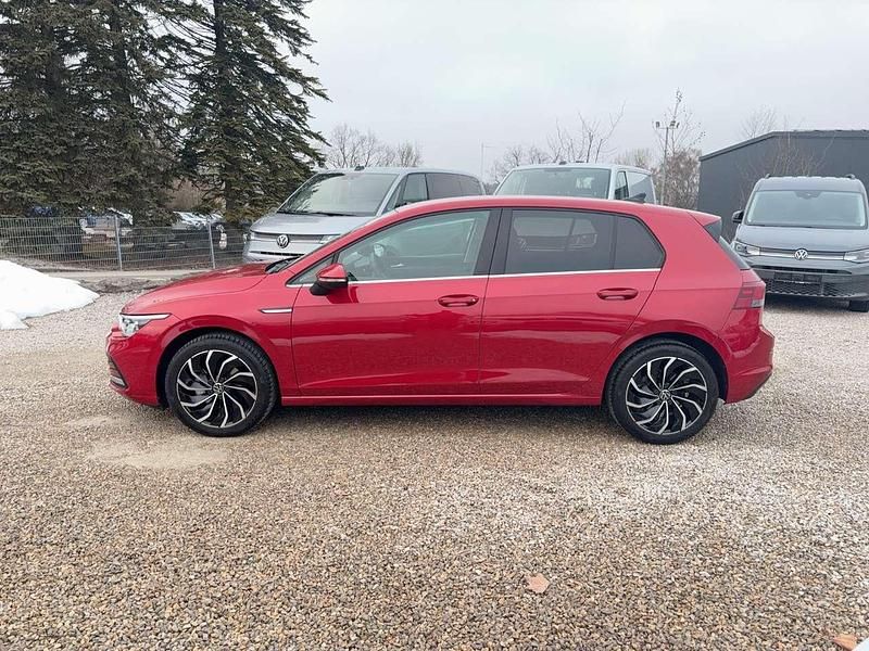 Gebraucht VW Golf VIII Style 131 PS (96 kW) 2023 Kings red Limousine