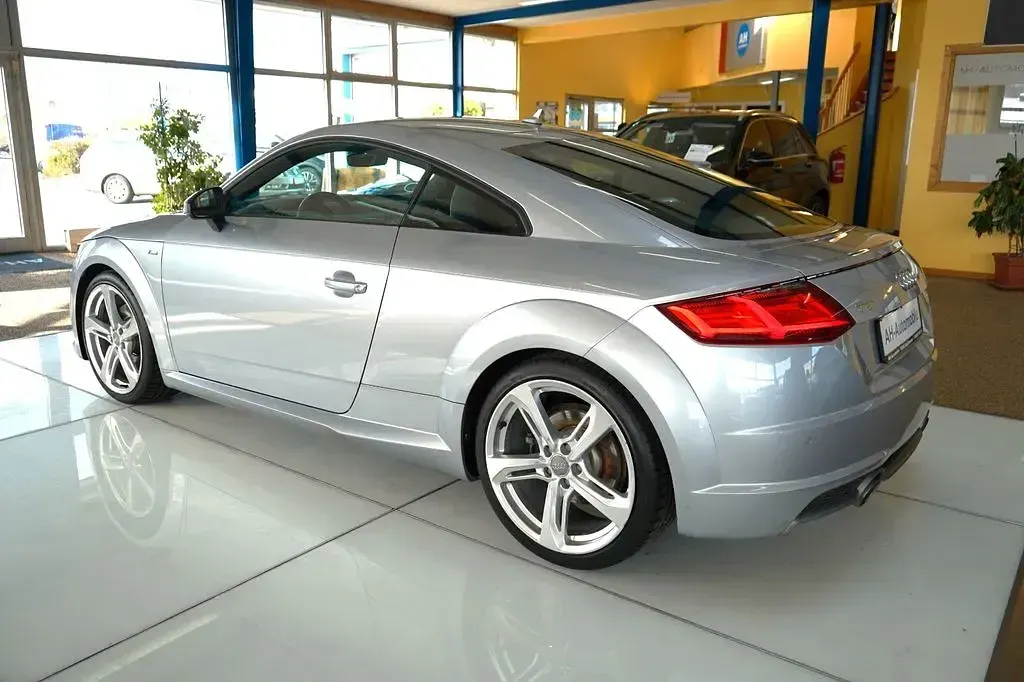 Second-hand Audi TT S-Line 230 CP (169 kW) 2016 Argintiu Coupe