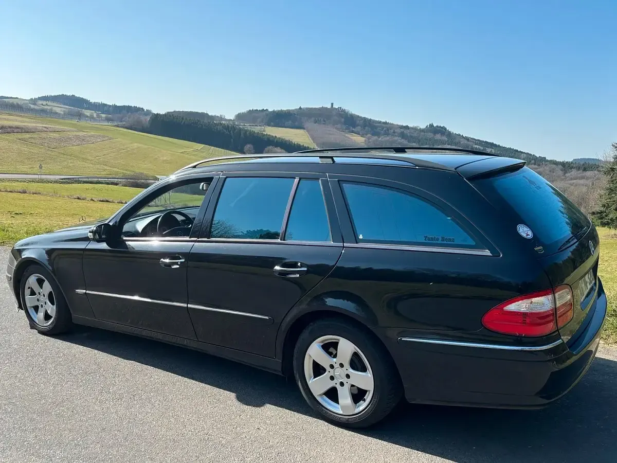 Usata Mercedes E320 224 CV (164 kW) 2004 Nero Station wagon