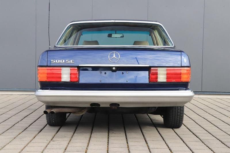 Gebraucht Mercedes E500 231 PS (169 kW) 1984 Blau Limousine