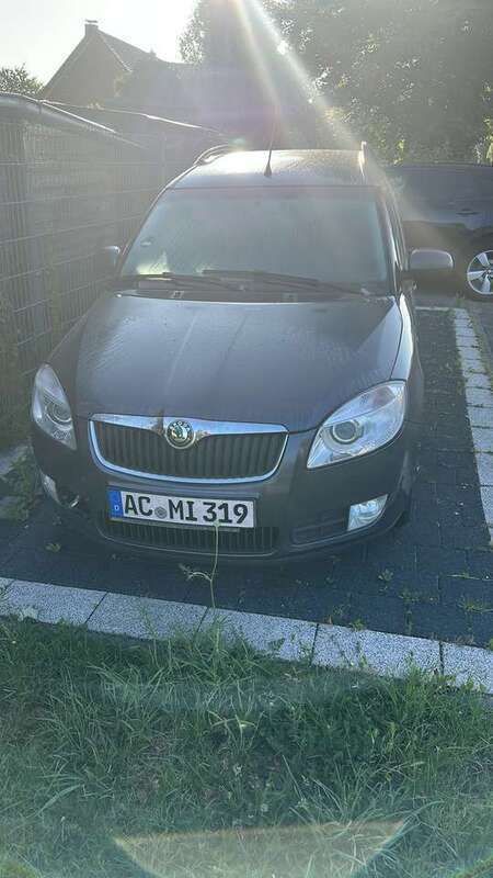 Grau Gebraucht 2009 Skoda Roomster Plus Edition Kombi | 2.000 € (Guter Preis) - Bild 1/4
