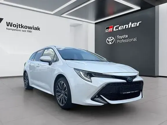 Gebraucht Toyota Corolla Team 184 PS (135 kW) 2022 Schneeweiß