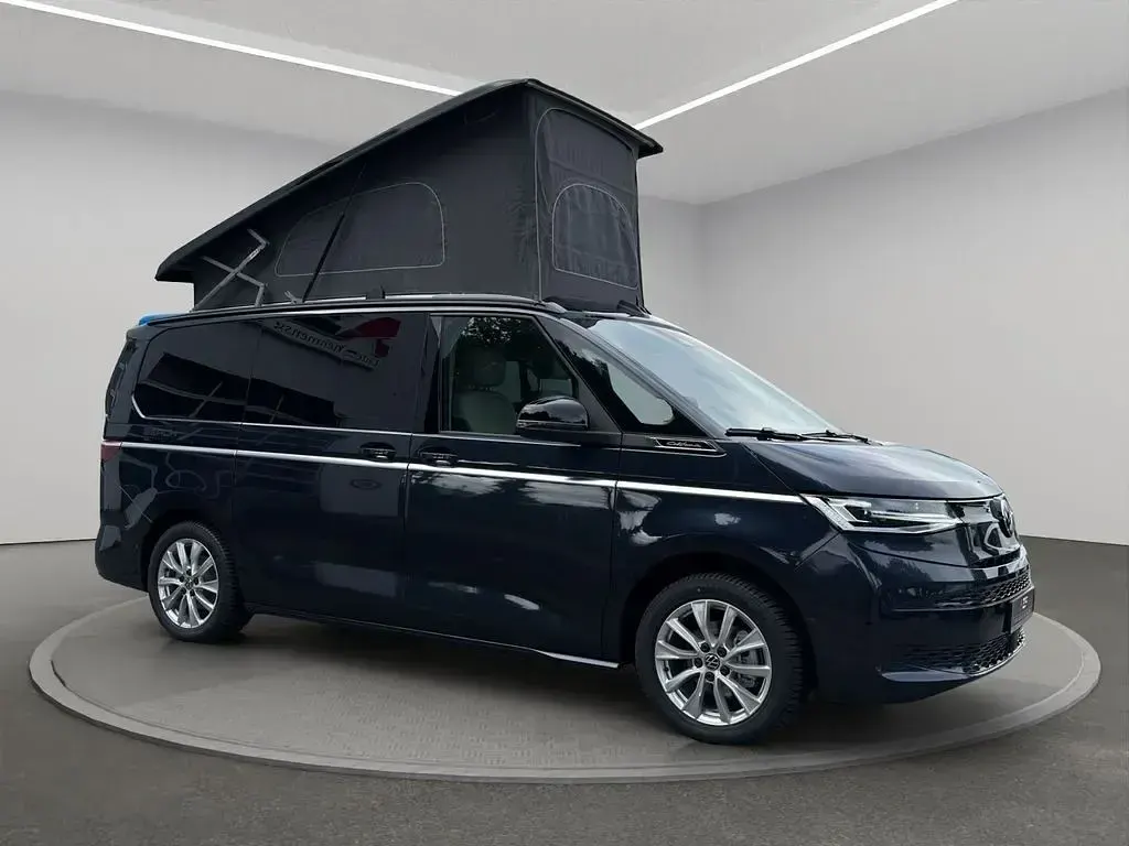 Gebraucht VW California Beach 150 PS (110 kW) 2026 Pure grey / deep black perleffekt Van