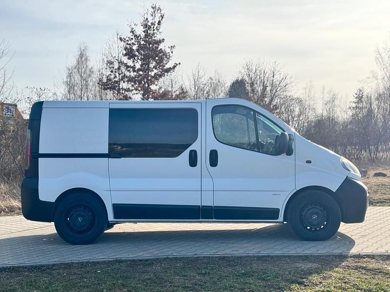 Gebraucht Opel Vivaro 101 PS (74 kW) 2005 Weiß Van / Kleinbus
