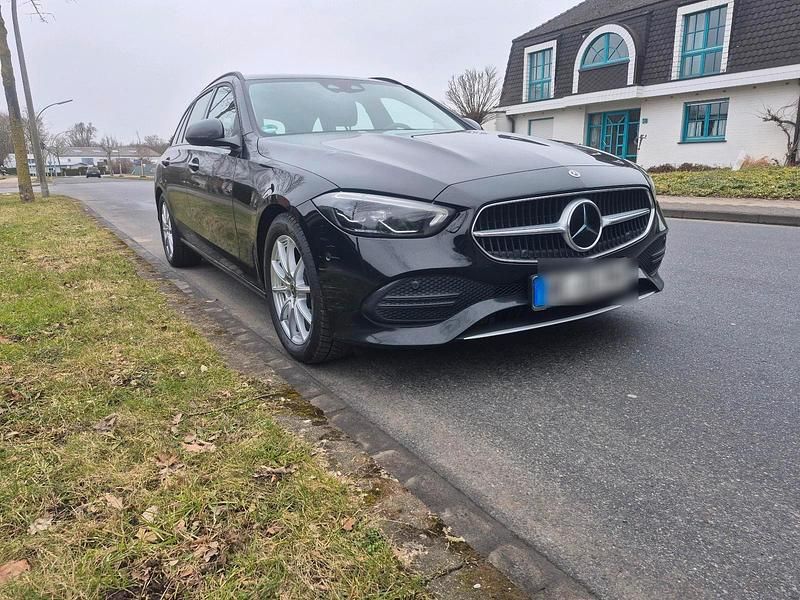 Gebraucht Mercedes C200 163 PS (119 kW) 2022 Schwarz Kombi