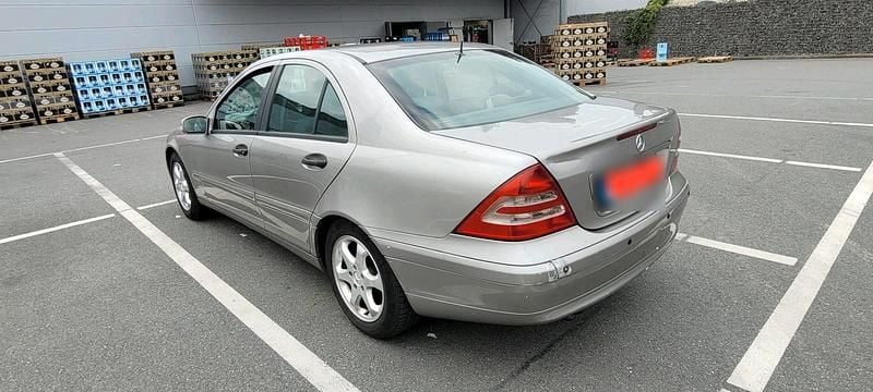 Gebraucht Mercedes C220 140 PS (102 kW) 2003 Grau Limousine