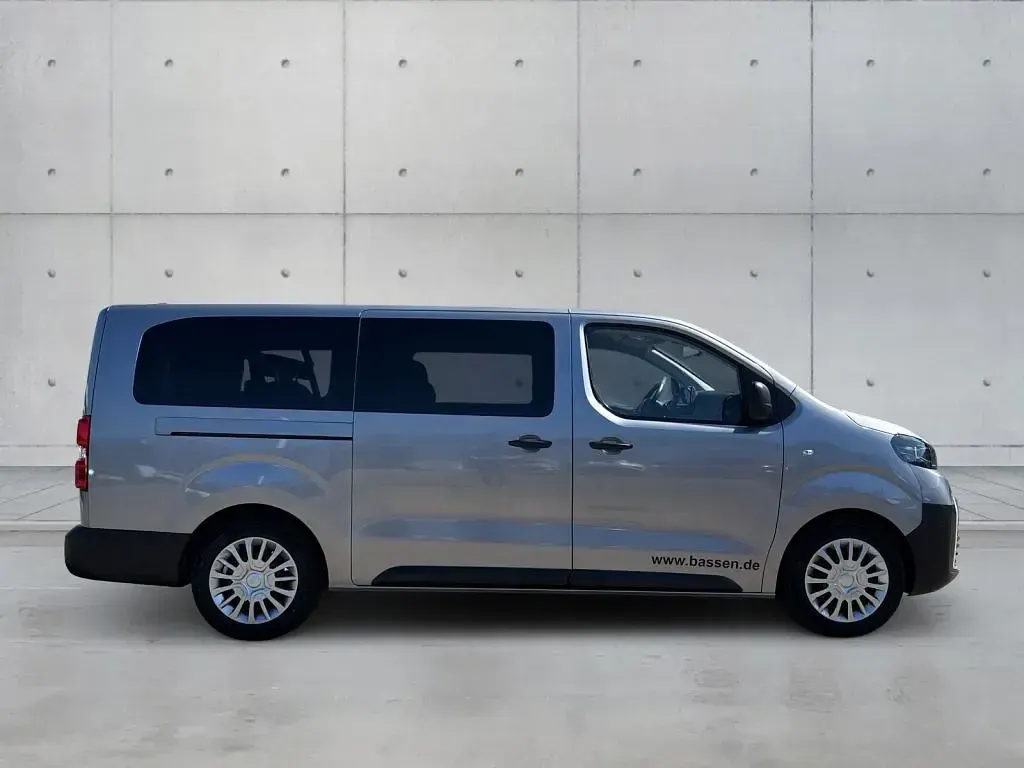 Gebraucht Toyota Proace Verso Comfort 144 PS (105 kW) 2025 Silver metallic Kombi