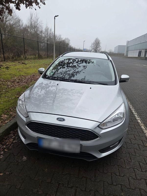 Gebraucht Ford Focus Business Edition 120 PS (88 kW) 2016 Silber Kombi