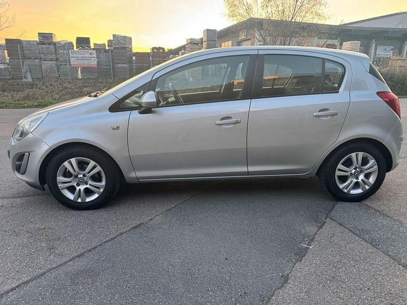 Gebraucht Opel Corsa 86 PS (63 kW) 2013 Silber Limousine
