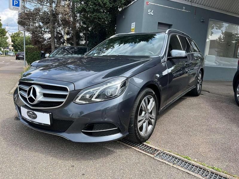 Tenoritgrau Gebraucht 2013 Mercedes E220 Kombi | 9.500 € (Etwas zu teuer) - Bild 1/4