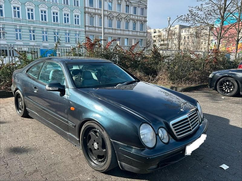 Gebraucht Mercedes CLK230 193 PS (141 kW) 2000 Blau Coupé