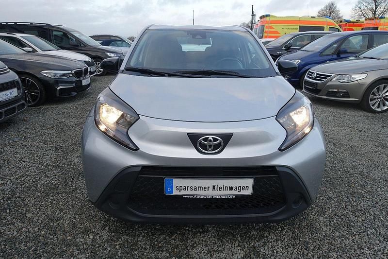 Gebraucht Toyota Aygo 72 PS (52 kW) 2022 Silber Kleinwagen