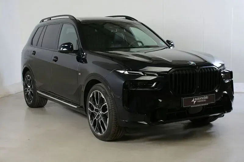 Gebraucht BMW X7 M Sport 352 PS (258 kW) 2025 Schwarz SUV