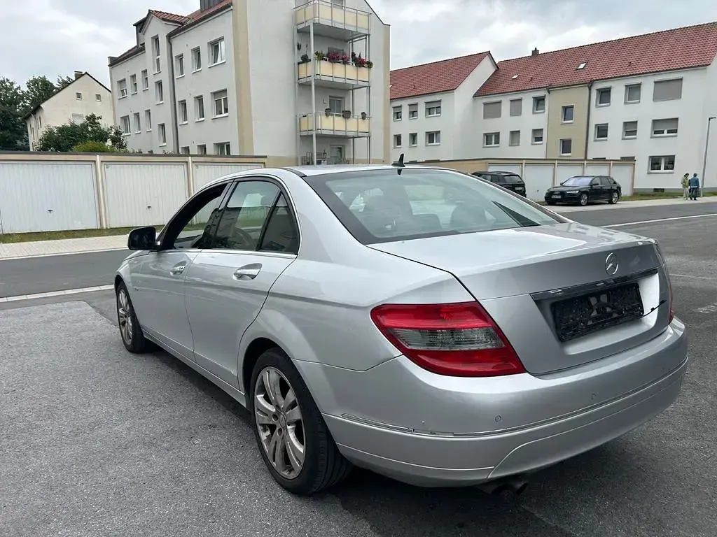 Gebraucht Mercedes C180 156 PS (114 kW) 2007 Silber Limousine