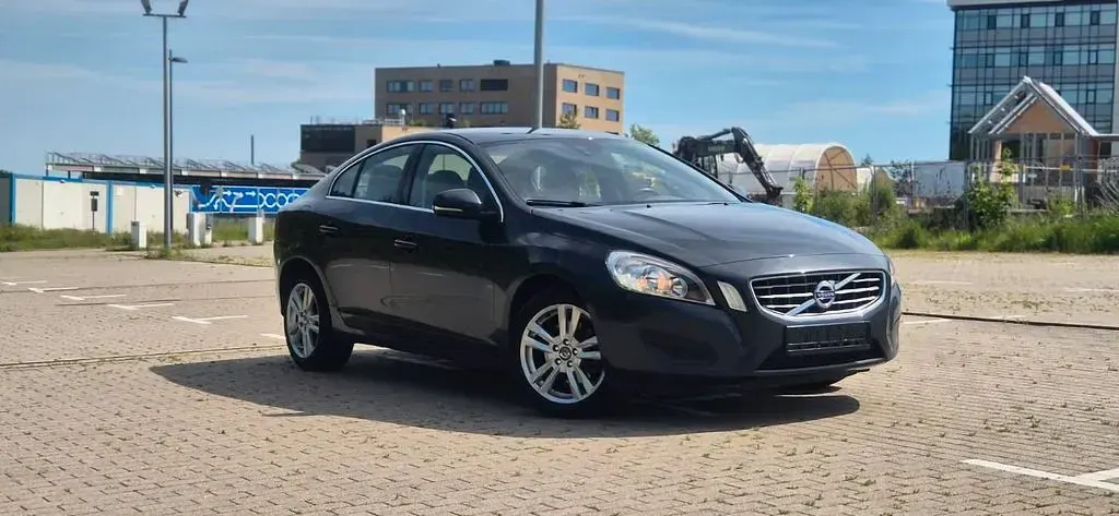 Gebraucht Volvo S60 Kinetic 150 PS (110 kW) 2013 Schwarz Limousine