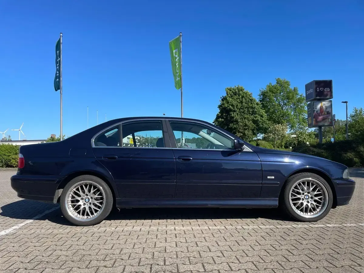Gebraucht BMW 525 Lifestyle 192 PS (141 kW) 2003 Blau Limousine