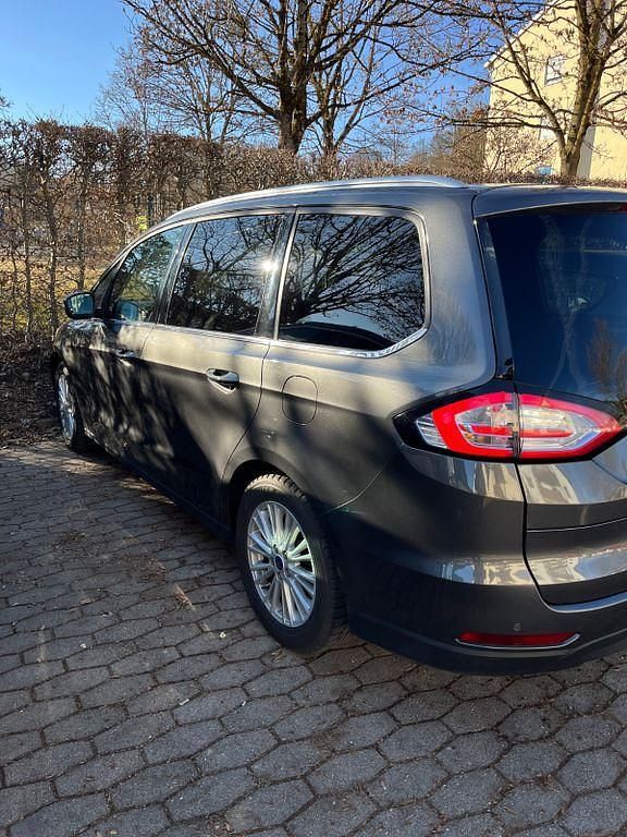 Gebraucht Ford Galaxy Titanium 209 PS (153 kW) 2017 Braun Van / Kleinbus