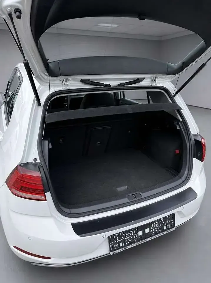 Gebraucht VW Golf VII Comfortline 125 PS (91 kW) 2018 Weiß Limousine