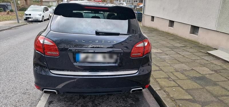 Gebraucht Porsche Cayenne 240 PS (176 kW) 2010 Schwarz SUV