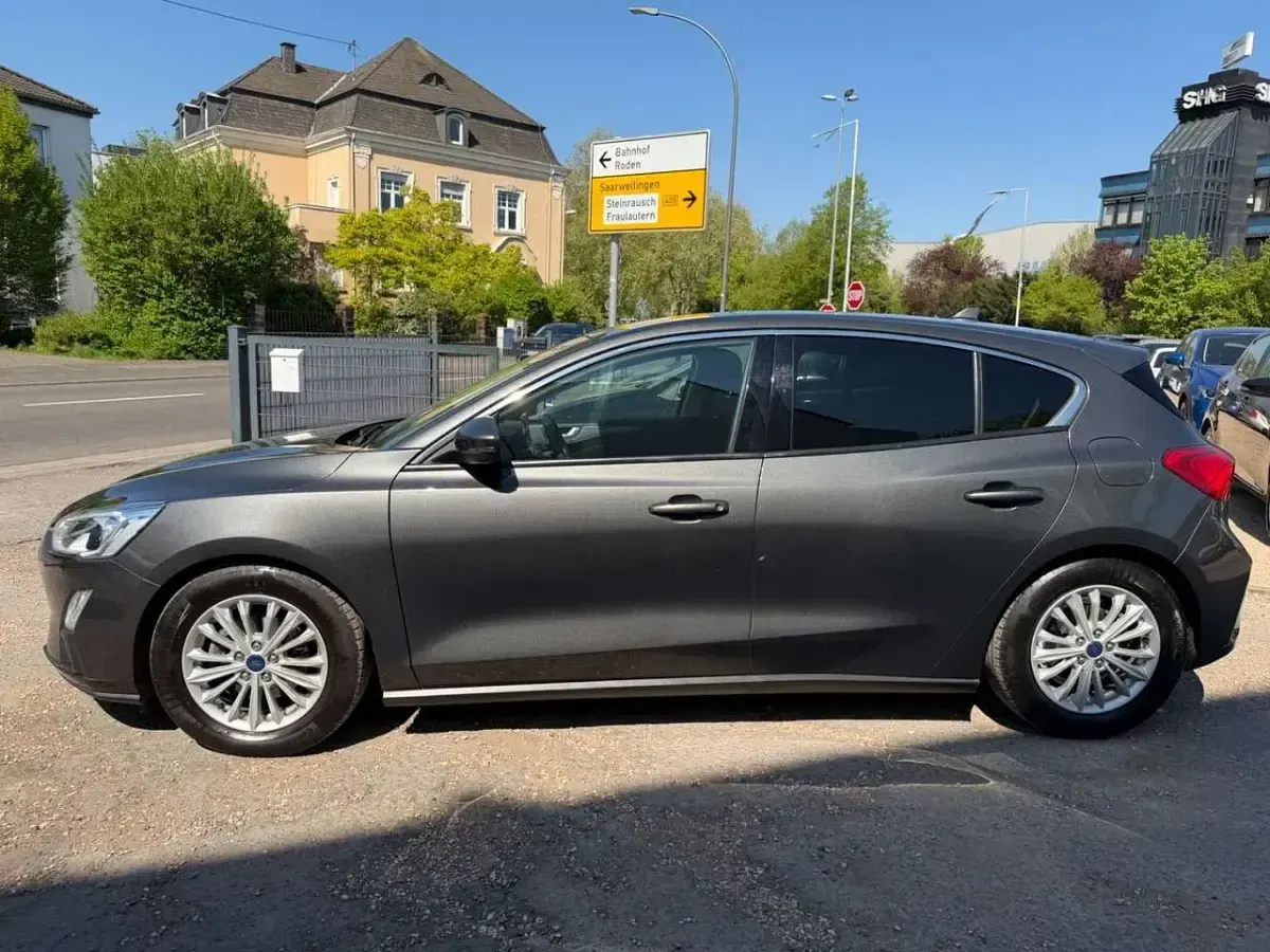 Używany Ford Focus Titanium 125 KM (91 kW) 2019 Szary Sedan/Limuzyna